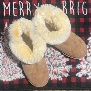 UGG Women's Slippers with Cream Lining